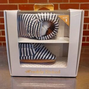 Freshly Picked Brand New Infant Blue and White Striped Moccasins Size 1